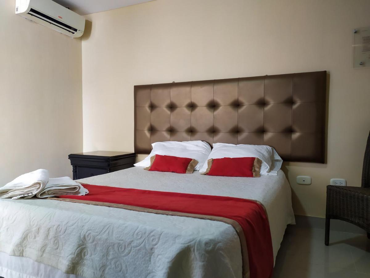 ואיידופאר Hotel Plaza Colonial מראה חיצוני תמונה